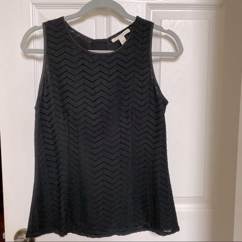 Beautiful Banana Republic Black Sleeveless Top. Size 10P Almost New